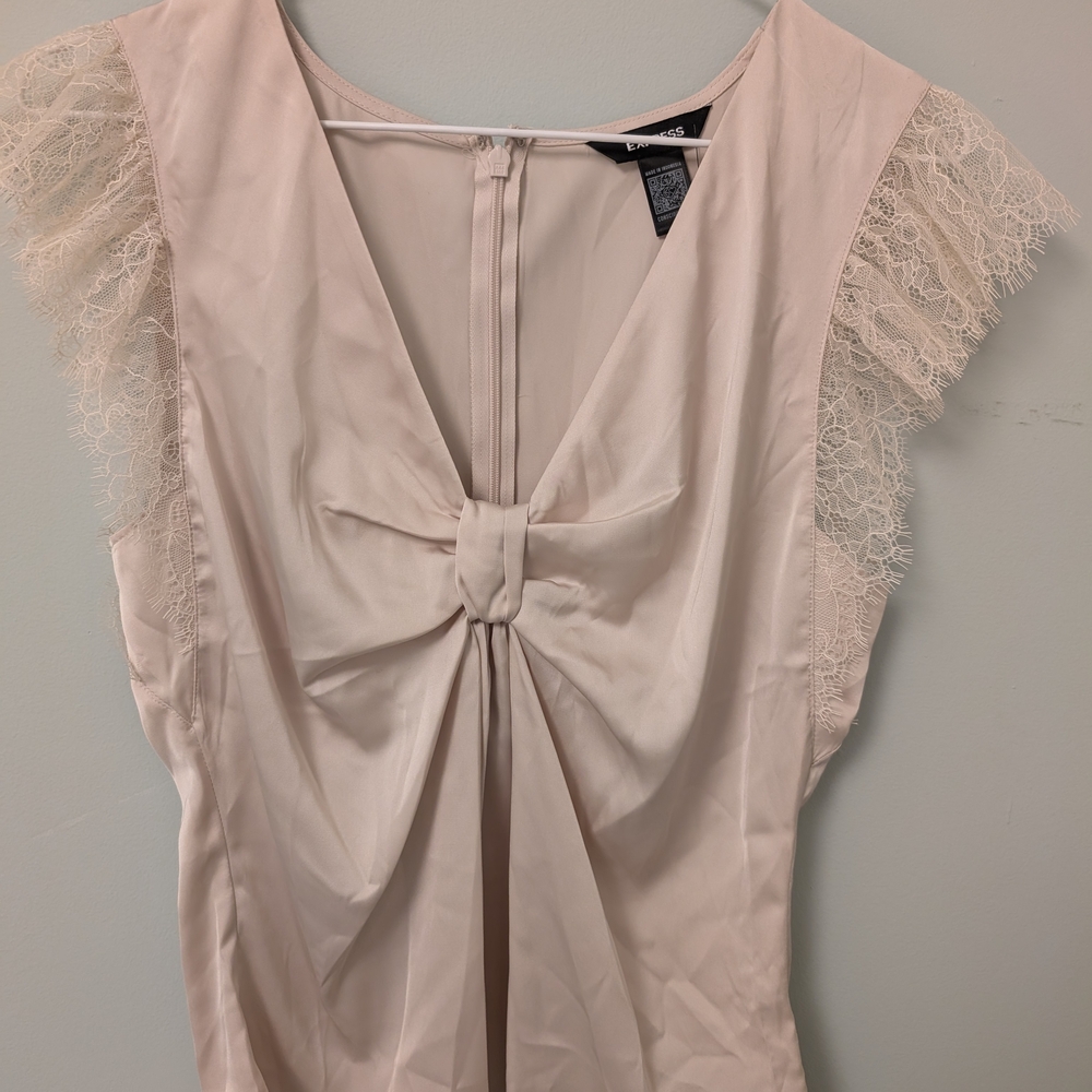 Express Cream Blouse Elegant and Versatile - Picture 4 of 11